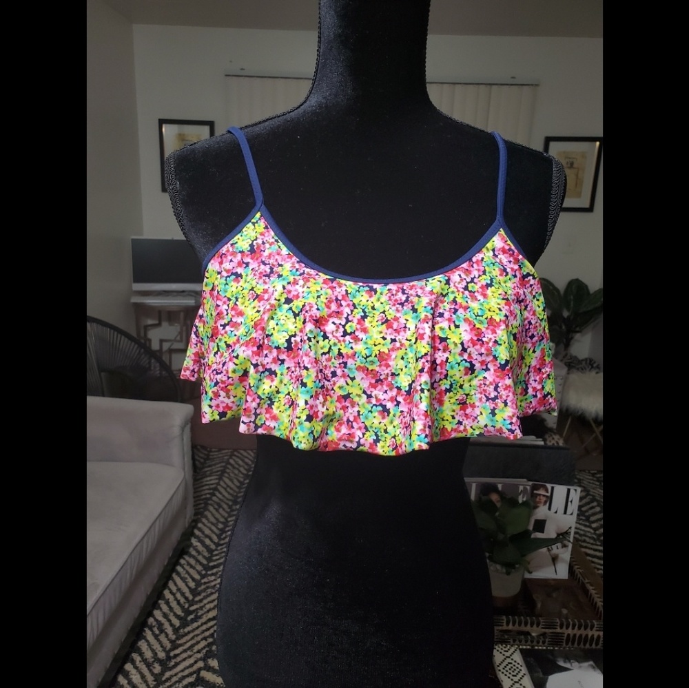 NWOT Cute Floral bikini top